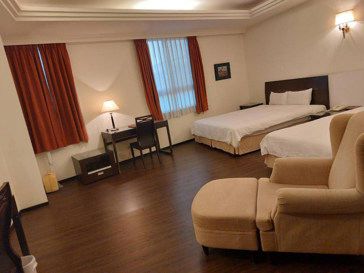 Herkang Hotel Taichung Esterno foto
