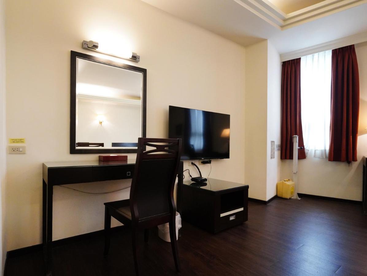 Herkang Hotel Taichung Esterno foto