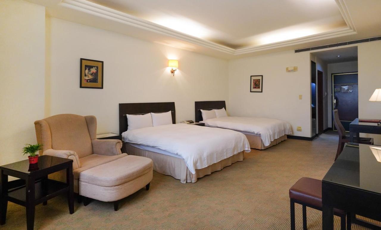 Herkang Hotel Taichung Esterno foto