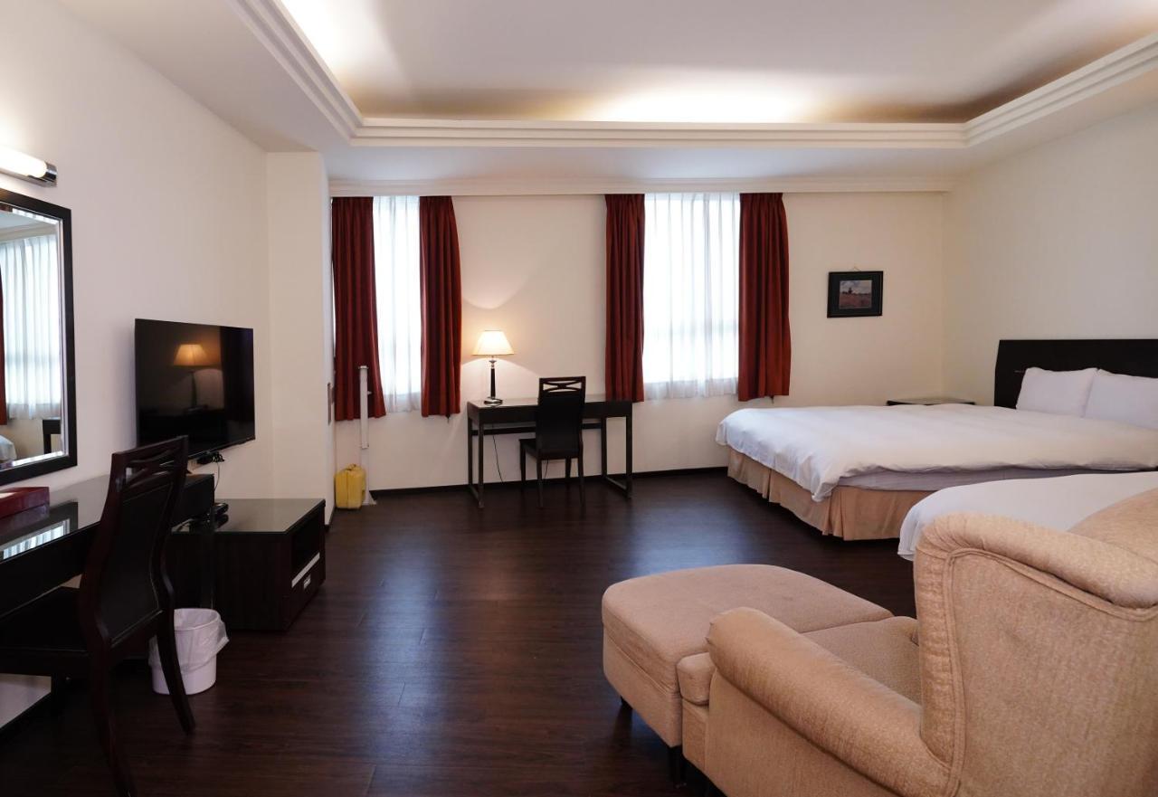 Herkang Hotel Taichung Esterno foto