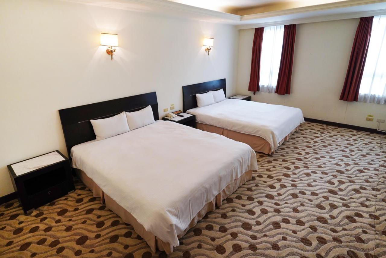 Herkang Hotel Taichung Esterno foto