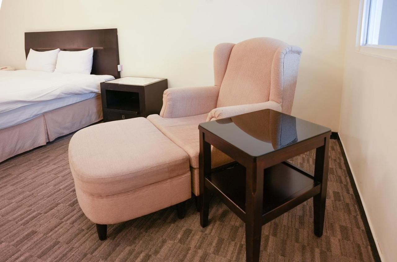 Herkang Hotel Taichung Esterno foto