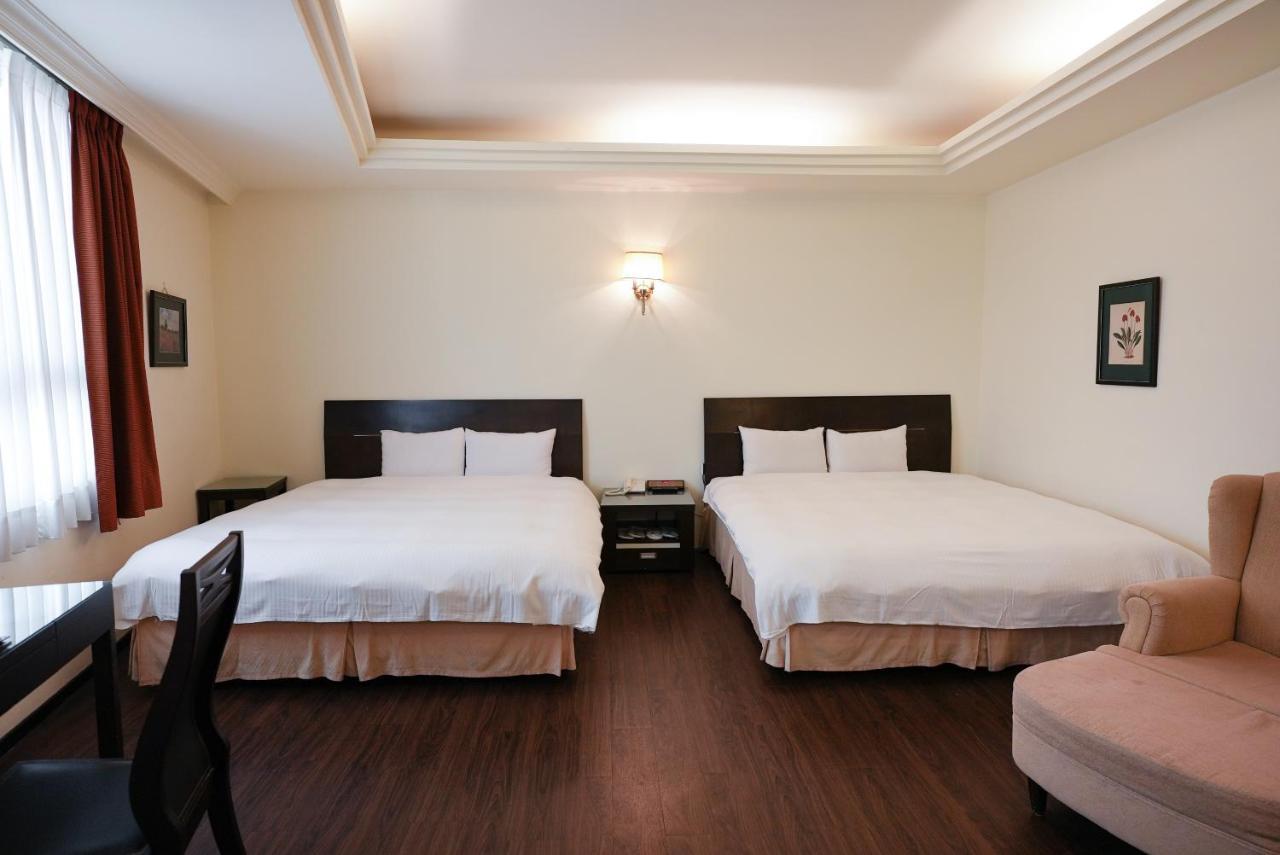 Herkang Hotel Taichung Esterno foto
