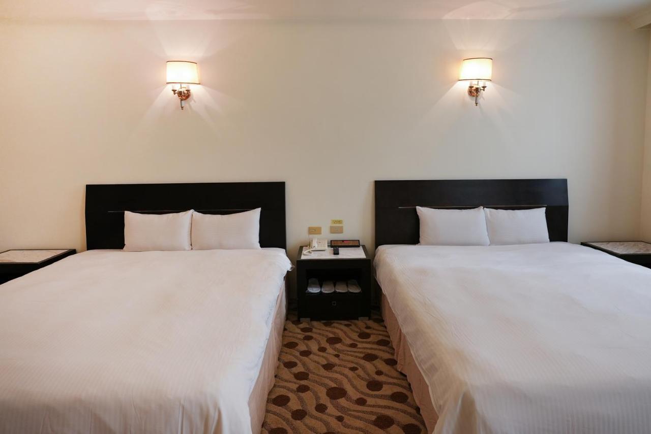Herkang Hotel Taichung Esterno foto