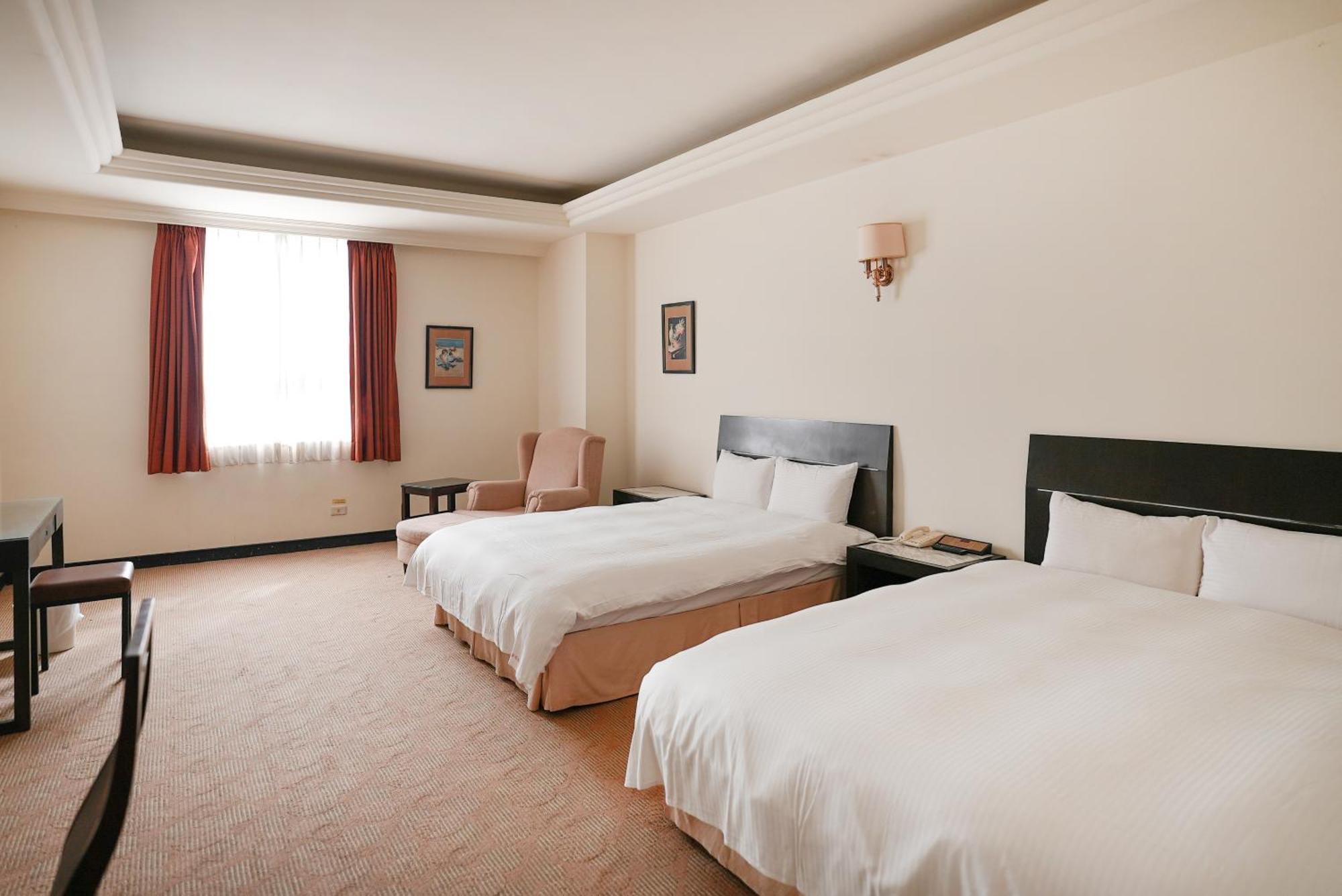 Herkang Hotel Taichung Esterno foto